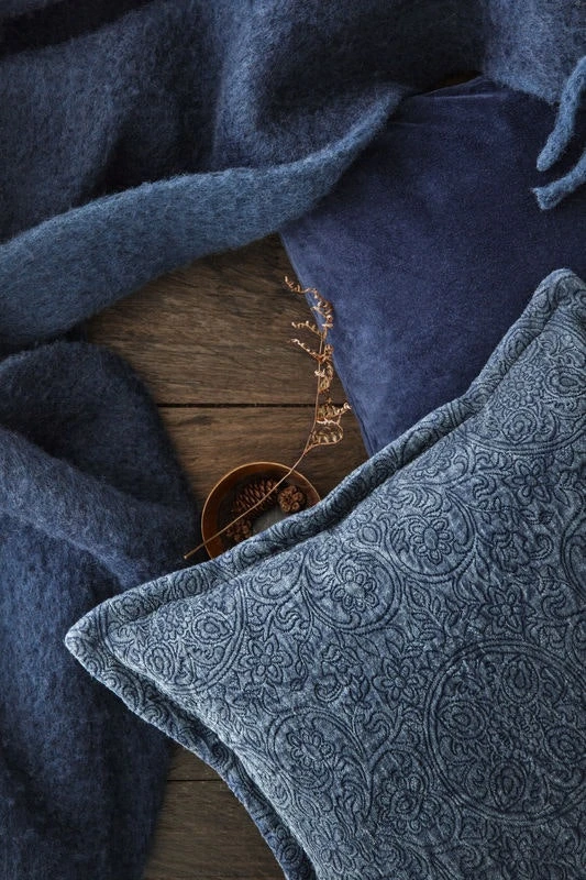 Cozy Living Mathea Decke 130x170 Cm, Midnight Blue 4 Cozy Living Mathea Decke 130x170 Cm, Midnight Blue – Bild 2