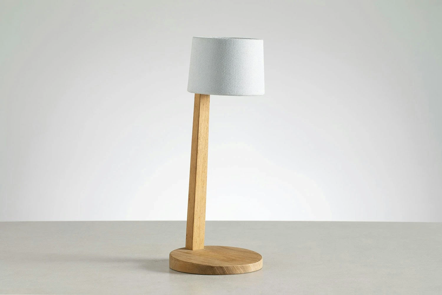 Gaia Tischlampe Tragbar Teakholz, Rubelli Bianco 4 Gaia Tischlampe Tragbar Teakholz, Rubelli Bianco – Bild 2