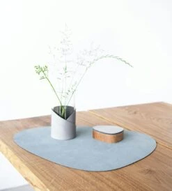 LIND DNA Curve Nupo Tischset L, 37x44 Cm/ Hellblau -Möbel Verkauf lind dna curve nupo tischset l 37x44 cm 90