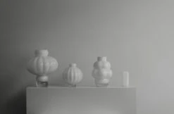 Balloon 04 Vase 32 Cm, Opalweiß 8 Balloon 04 Vase 32 Cm, Opalweiß -Möbel Verkauf louise roe balloon 04 vase 32 cm opal wei 1