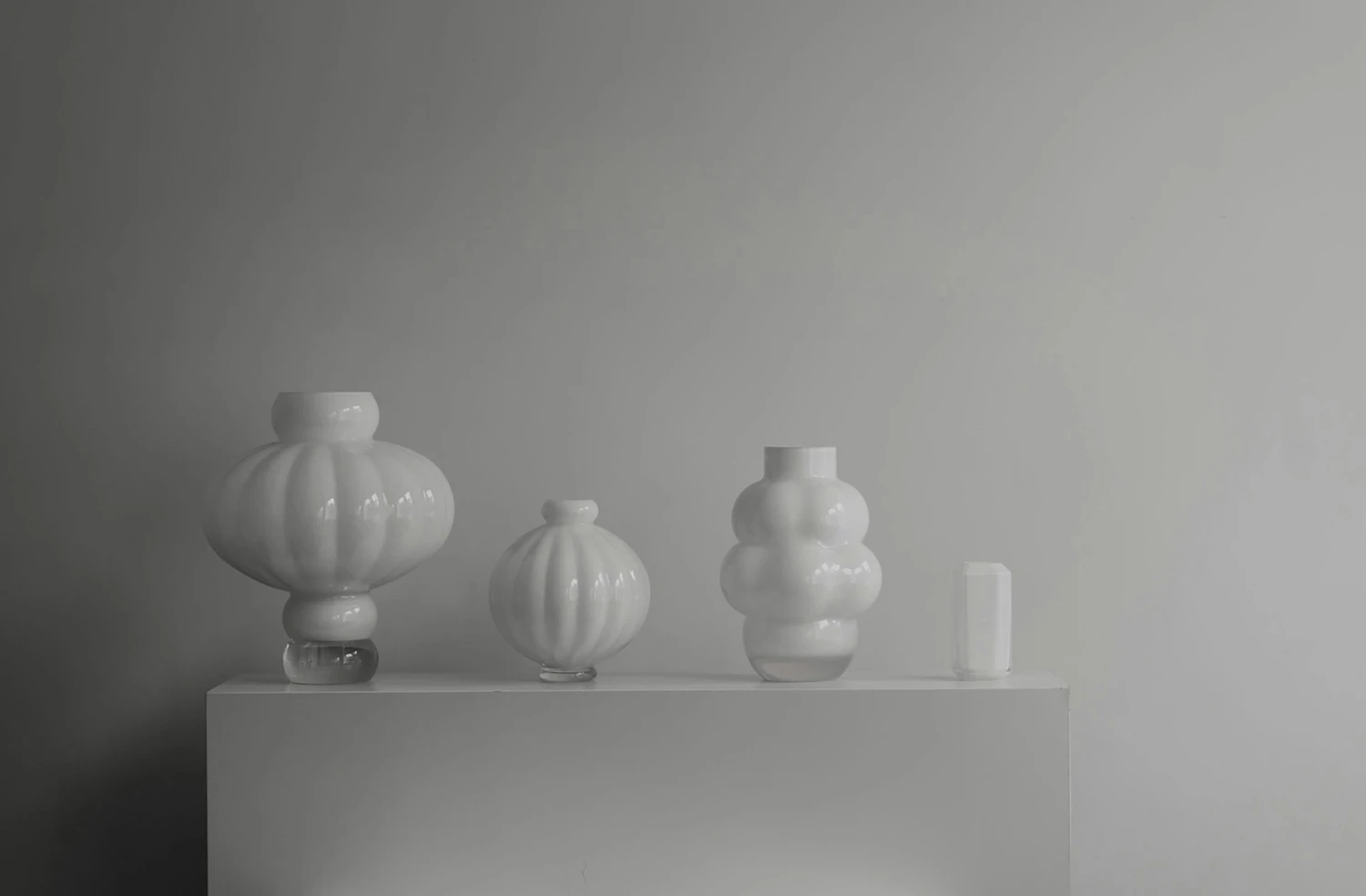 Balloon 04 Vase 32 Cm, Opalweiß 5 Balloon 04 Vase 32 Cm, Opalweiß – Bild 3