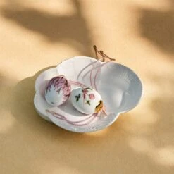 Royal Copenhagen Spring Collection 2023 Osterei, Red Clover Buds -Möbel Verkauf royal copenhagen spring coll 2023 eggs red clover buds 2