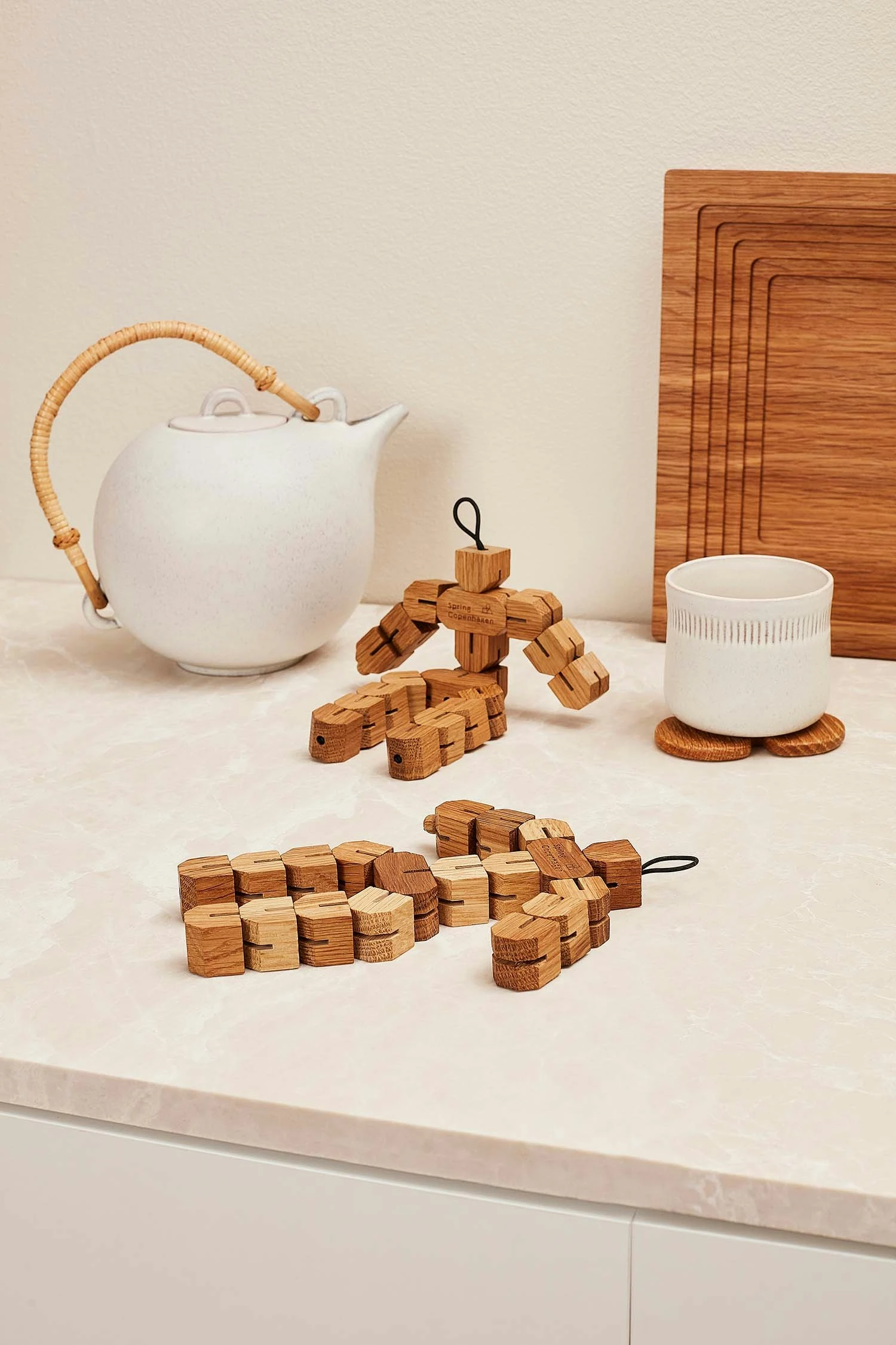 Spring Copenhagen Clumsy Hans Topfuntersetzer, Eiche 20 Cm 6 Spring Copenhagen Clumsy Hans Topfuntersetzer, Eiche 20 Cm – Bild 4